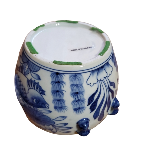 Vintage Chinese Blue and White Porcelain Fish Pond Gold Gilt Covered Jar - Picture 5 of 5